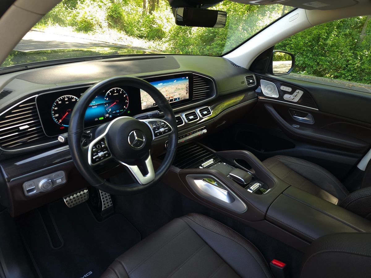 Used 2022 Mercedes-Benz GLS 450 4MATIC image 2
