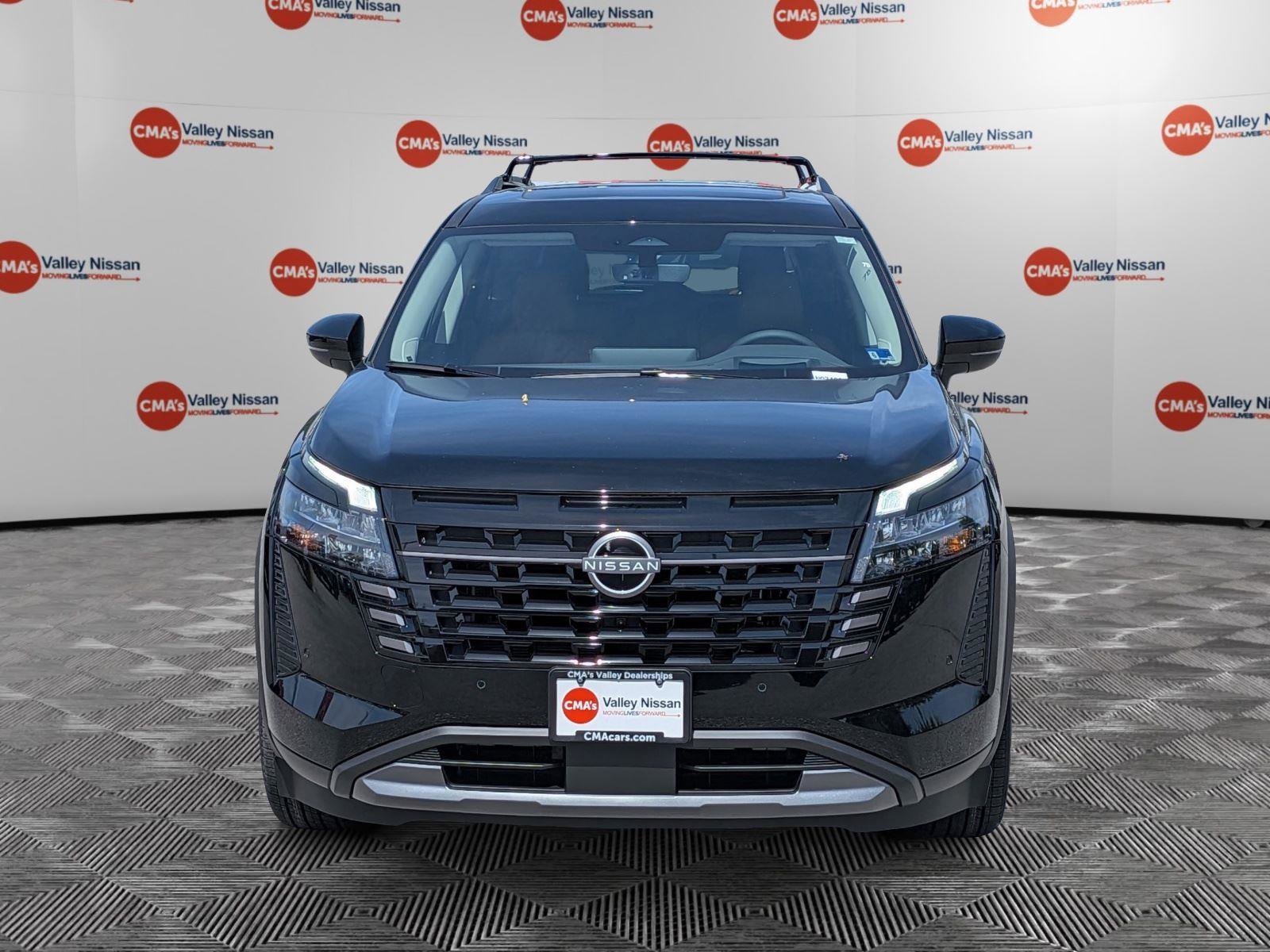 New 2026 Nissan Pathfinder Platinum w/ Accent Package AWD/4WD image 2