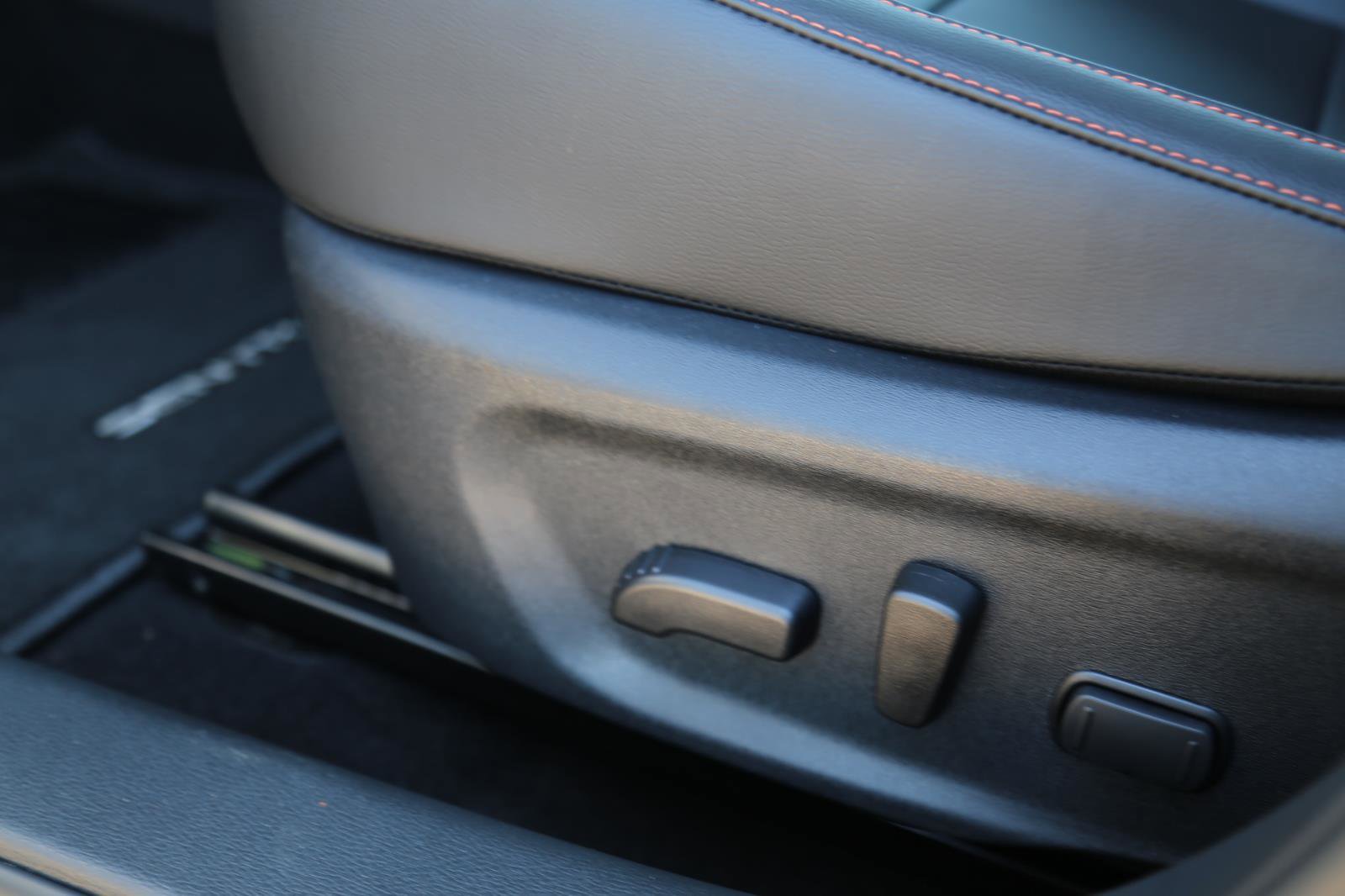 Used 2025 Nissan Sentra SR w/ SR Premium Package image 9