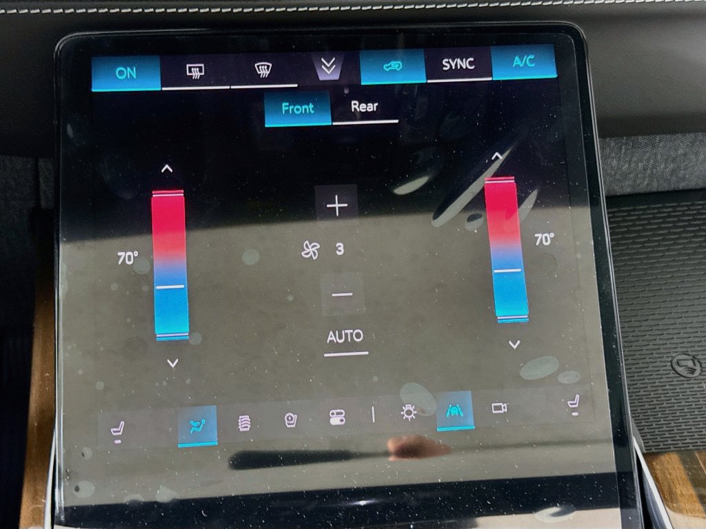 New 2026 Cadillac Escalade Platinum Luxury w/ LPO, Floor Liner Package AWD/4WD image 16