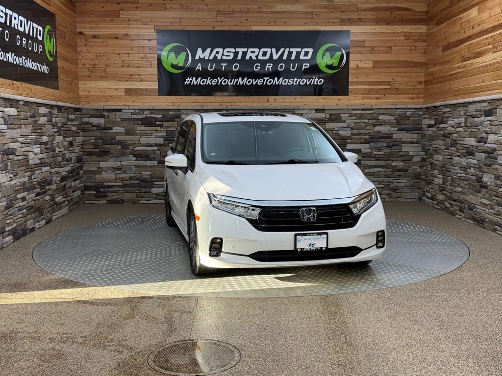 Used 2023 Honda Odyssey Touring image 2