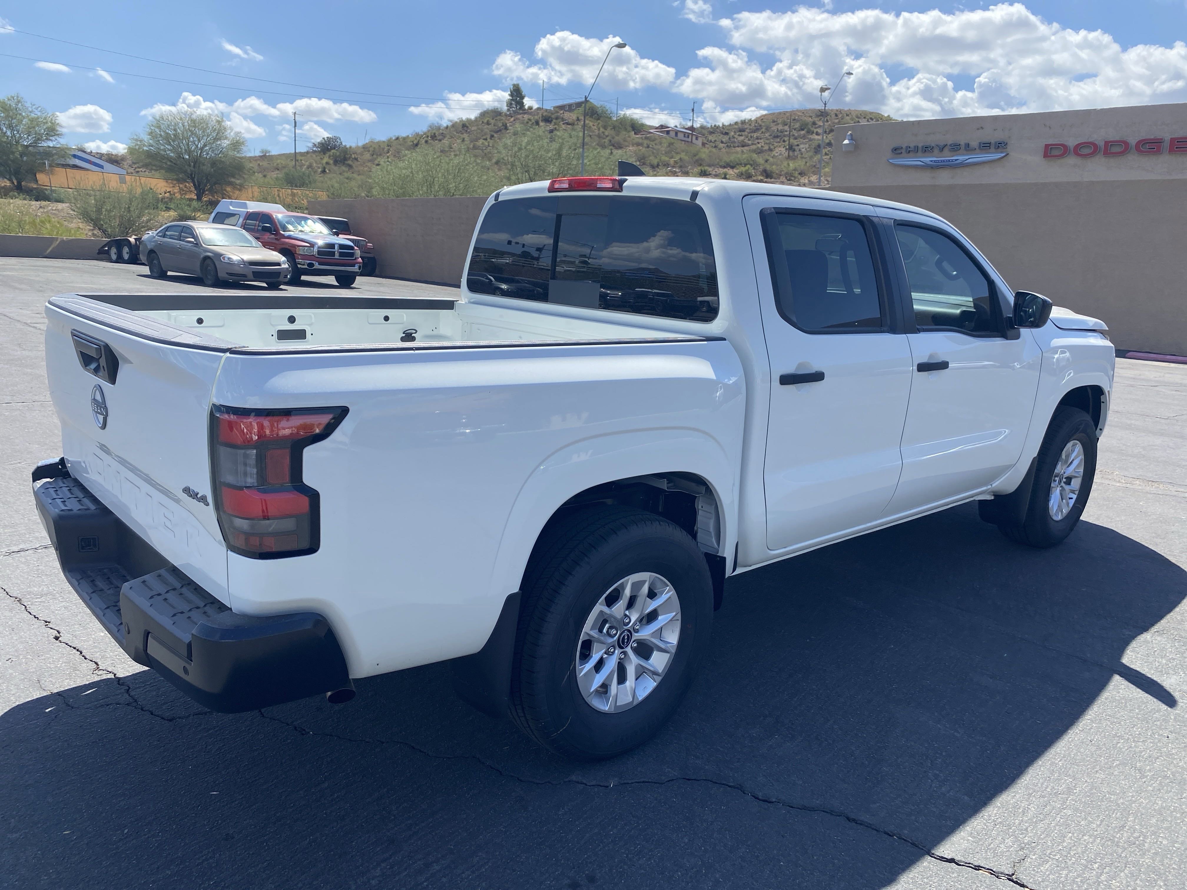 New 2025 Nissan Frontier S image 4
