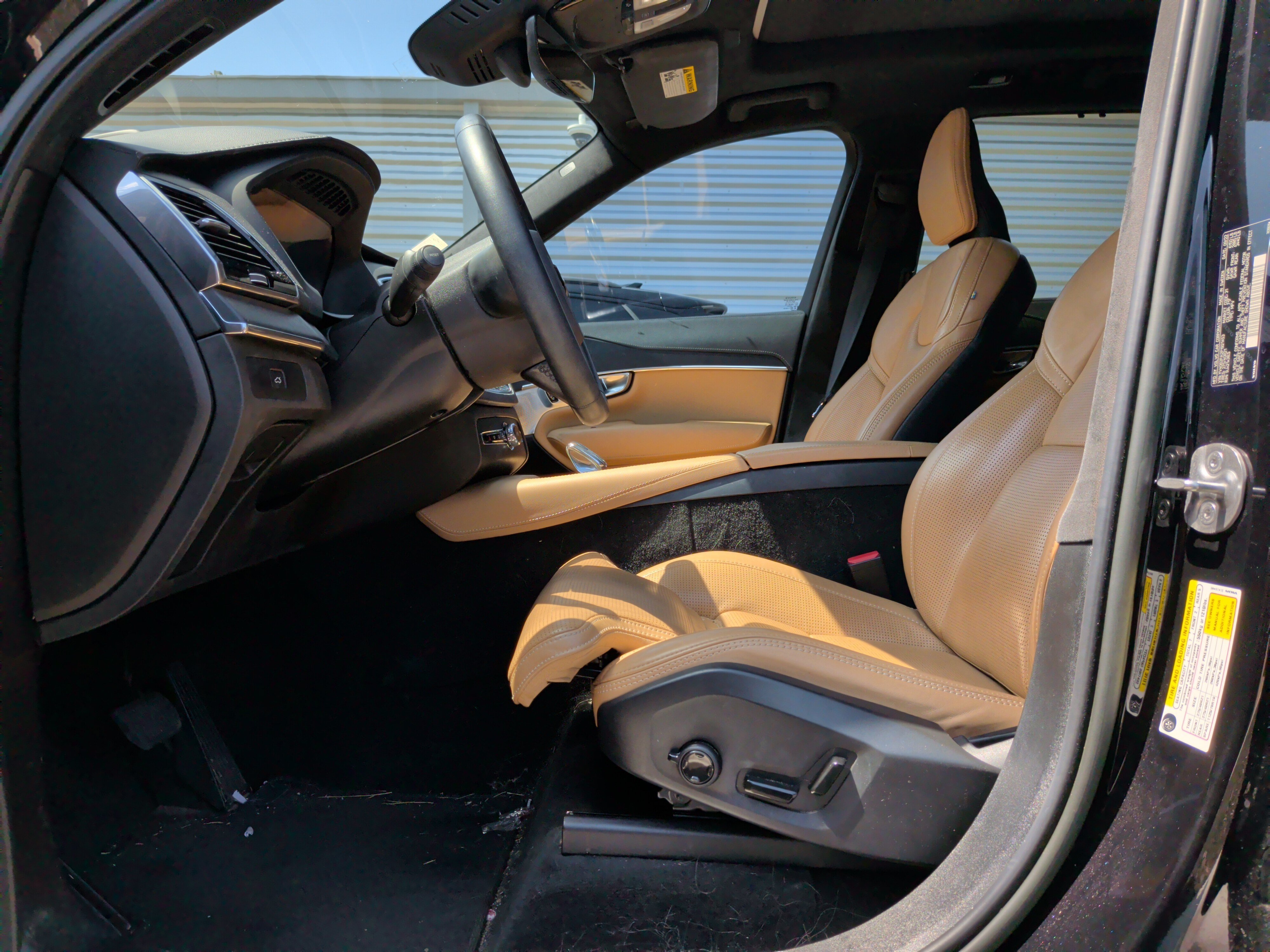Used 2023 Volvo XC90 B6 Ultimate w/ Lounge Package AWD/4WD image 16