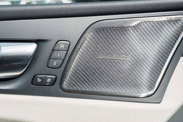 New 2026 Volvo XC60 B5 Ultra w/ Protection Package Premier image 35
