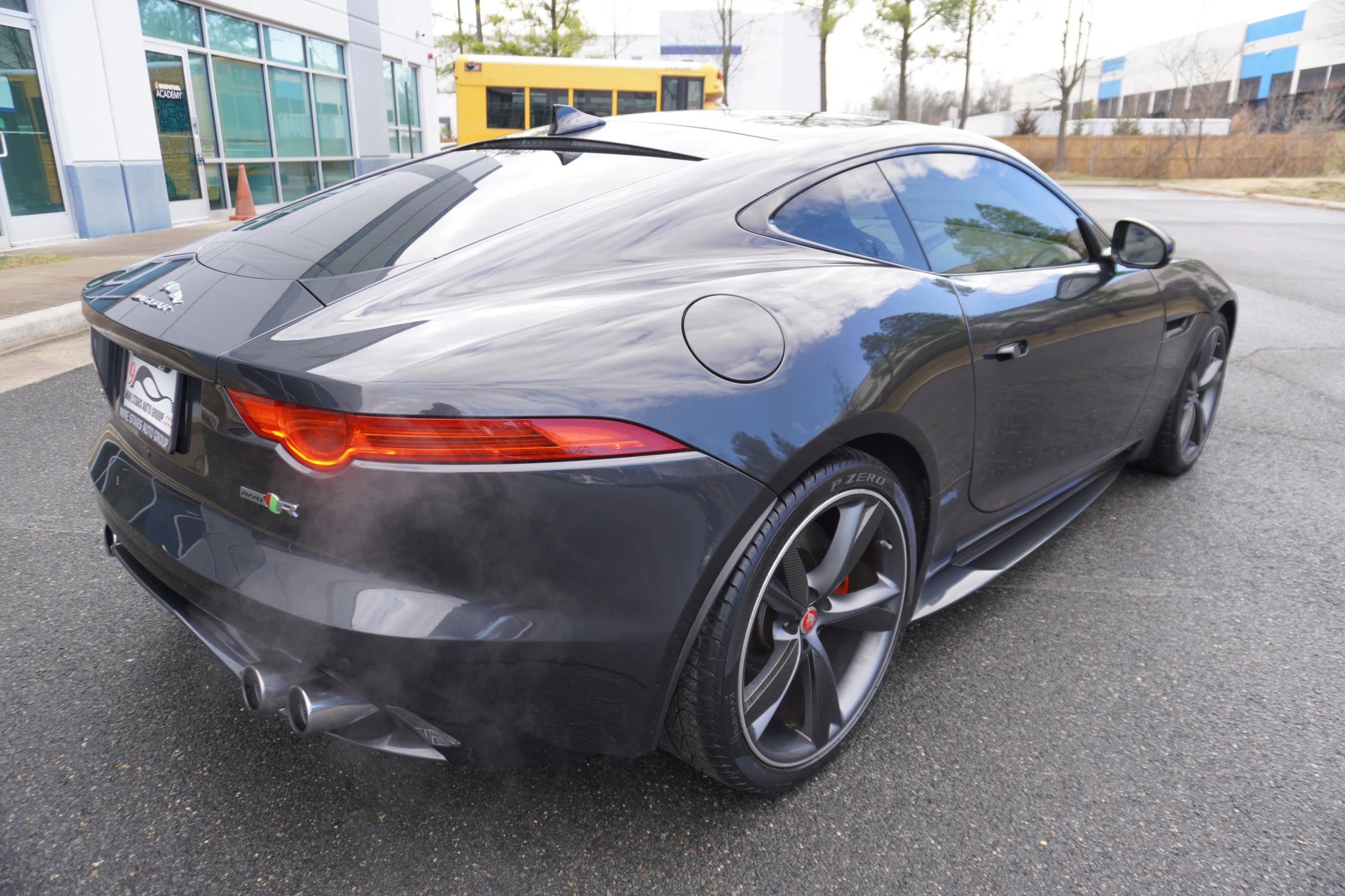 Used 2017 Jaguar F-TYPE R image 8