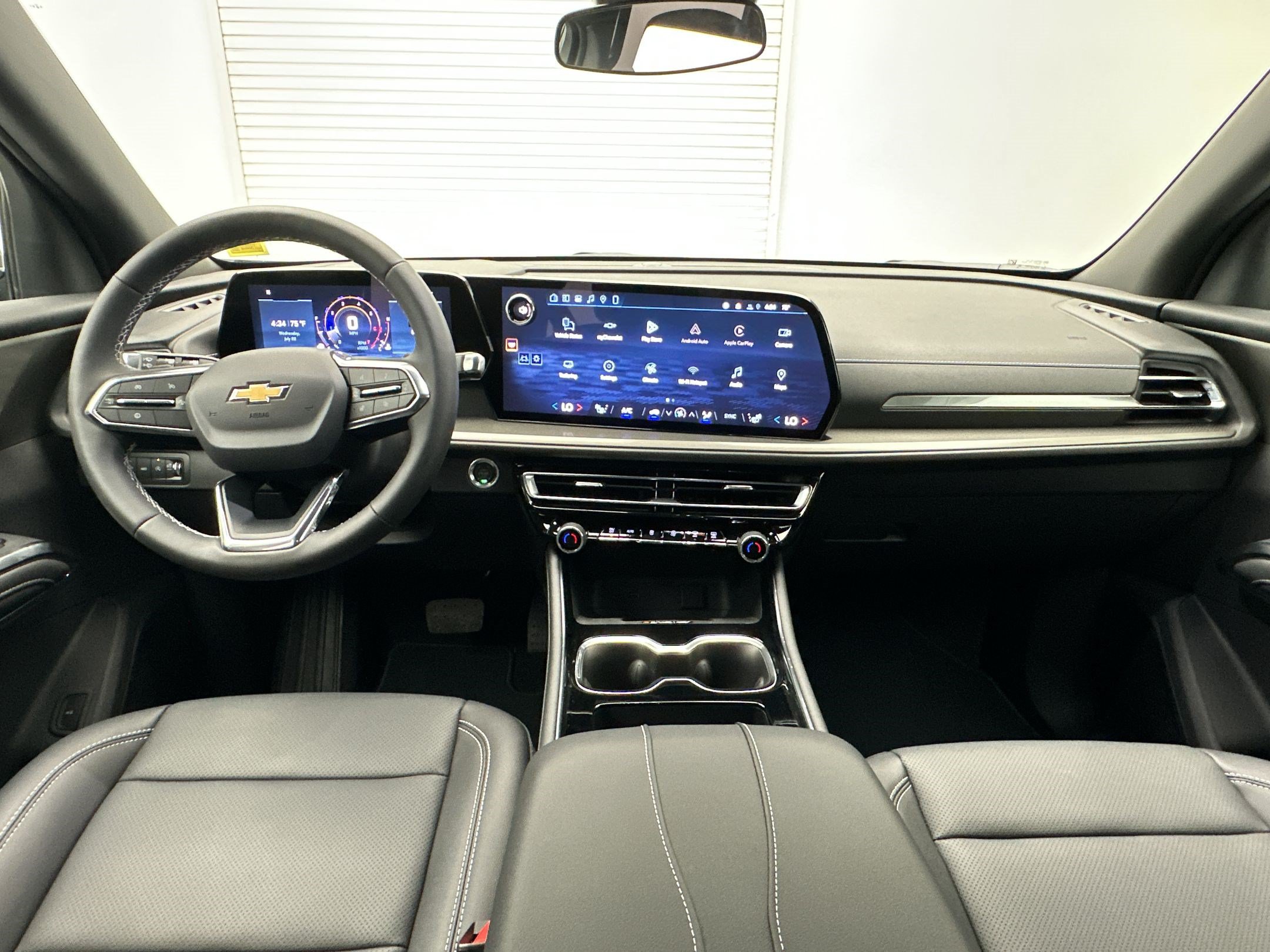 Certified 2026 Chevrolet Traverse LT AWD/4WD image 16