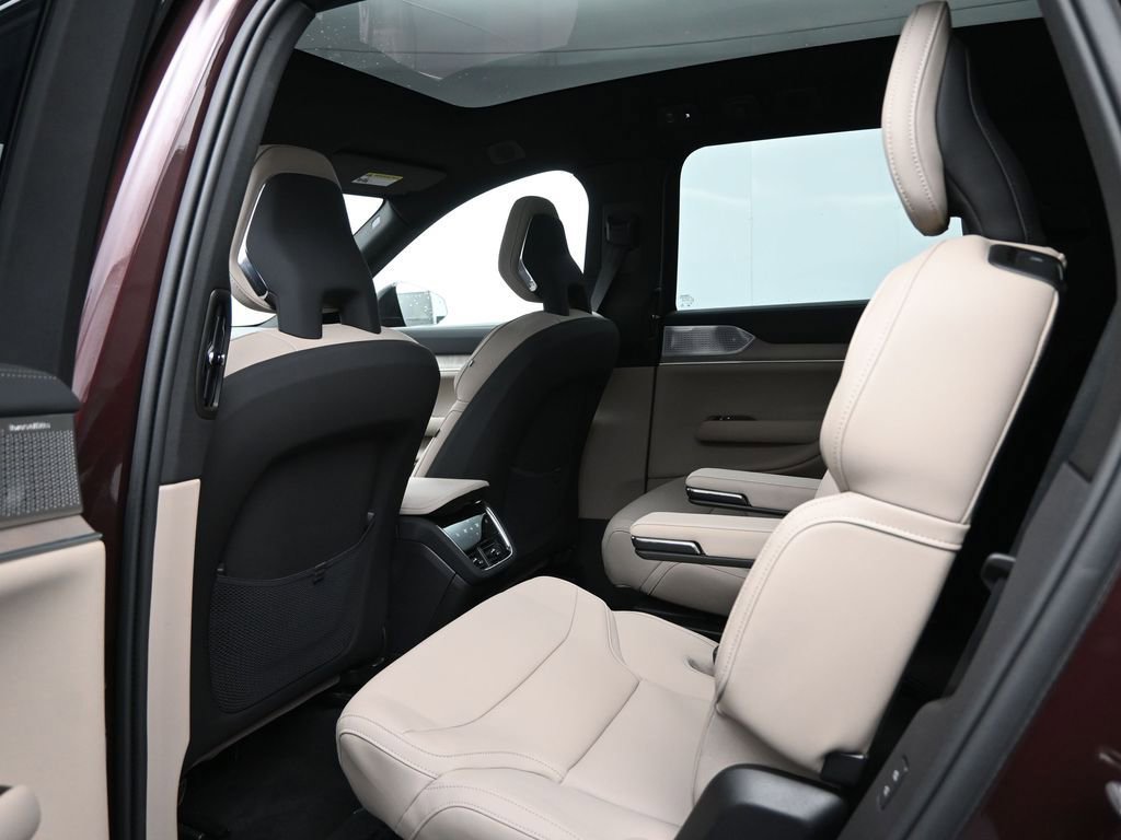 New 2025 Volvo EX90 Ultra image 23
