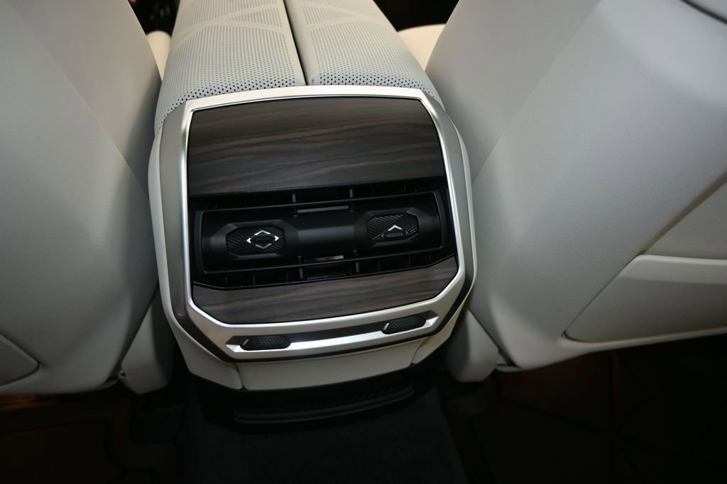 New 2026 BMW 760i xDrive w/ Executive Package AWD/4WD image 18