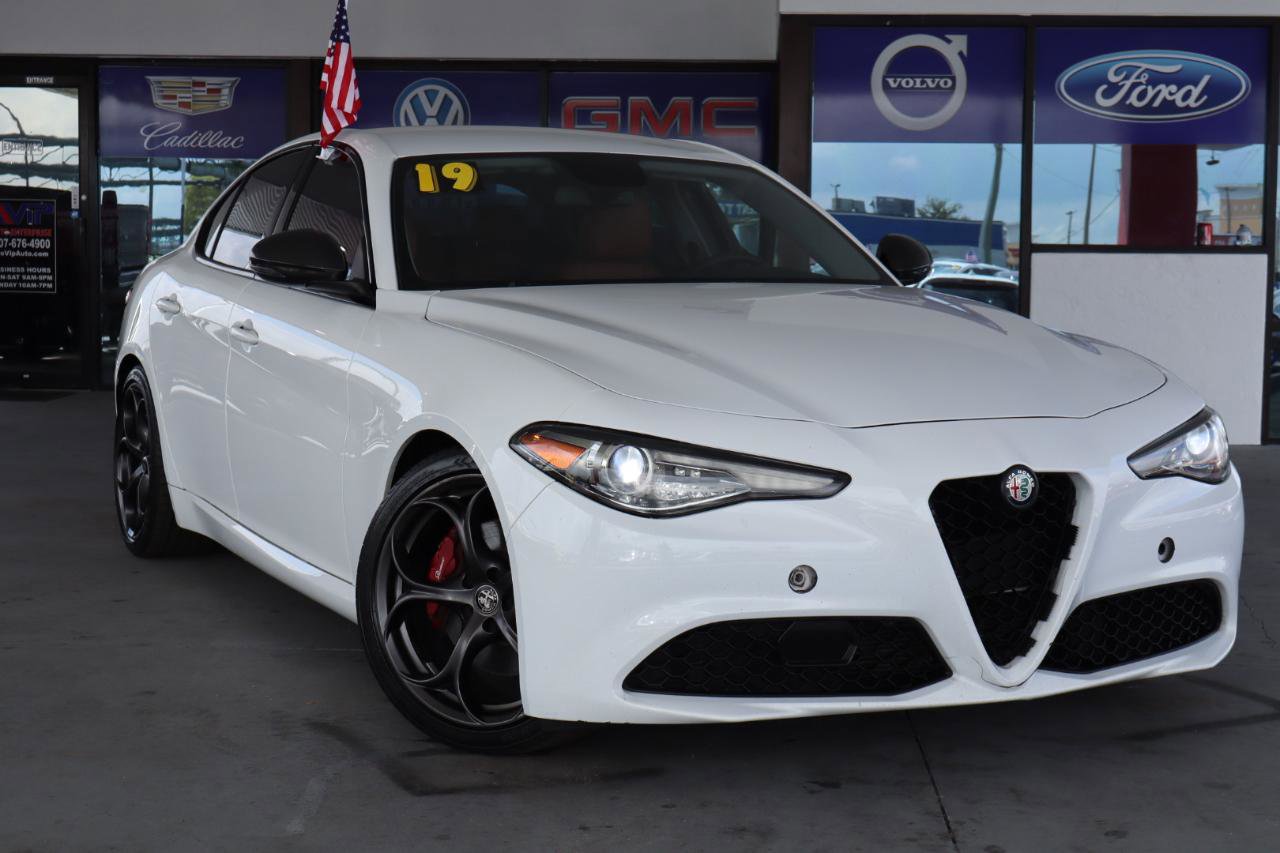 Used 2019 Alfa Romeo Giulia w/ Nero Edizione image 2