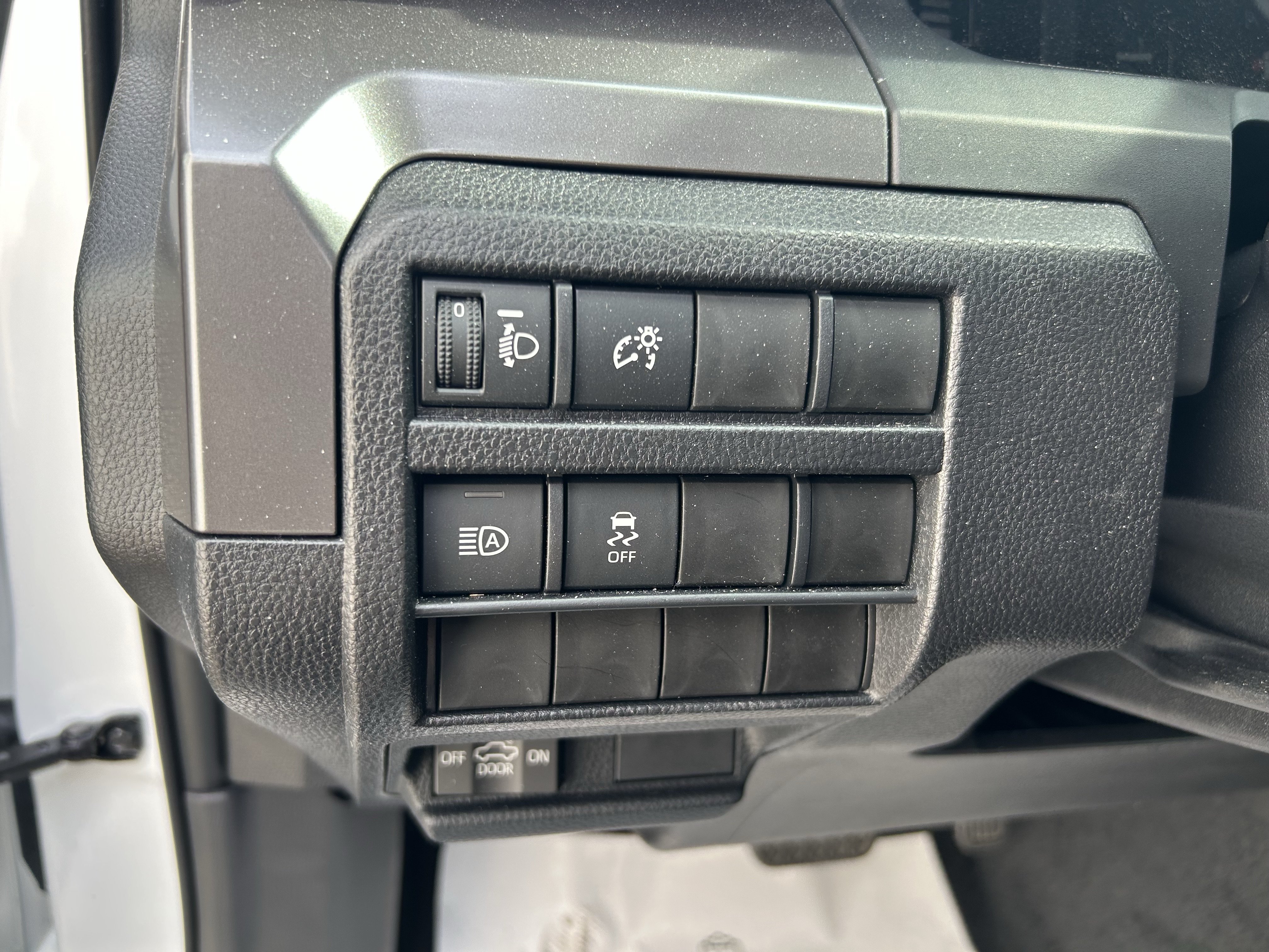 Certified 2025 Toyota Tacoma SR5 AWD/4WD image 15