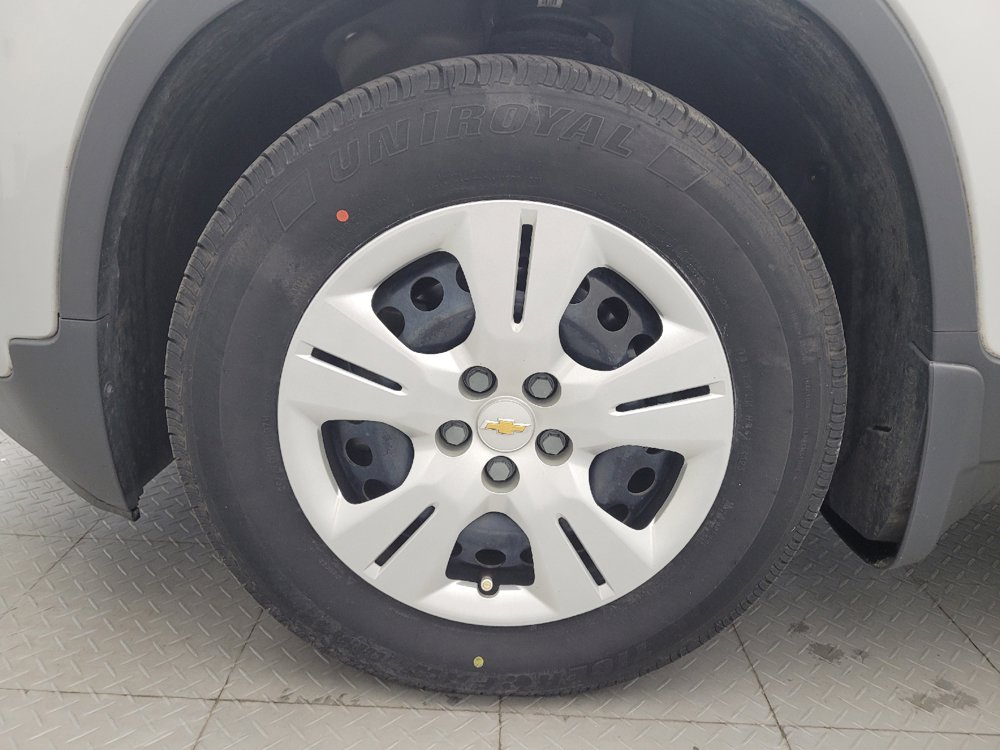 Used 2018 Chevrolet Trax LS w/ LPO, Protection Package FWD image 31