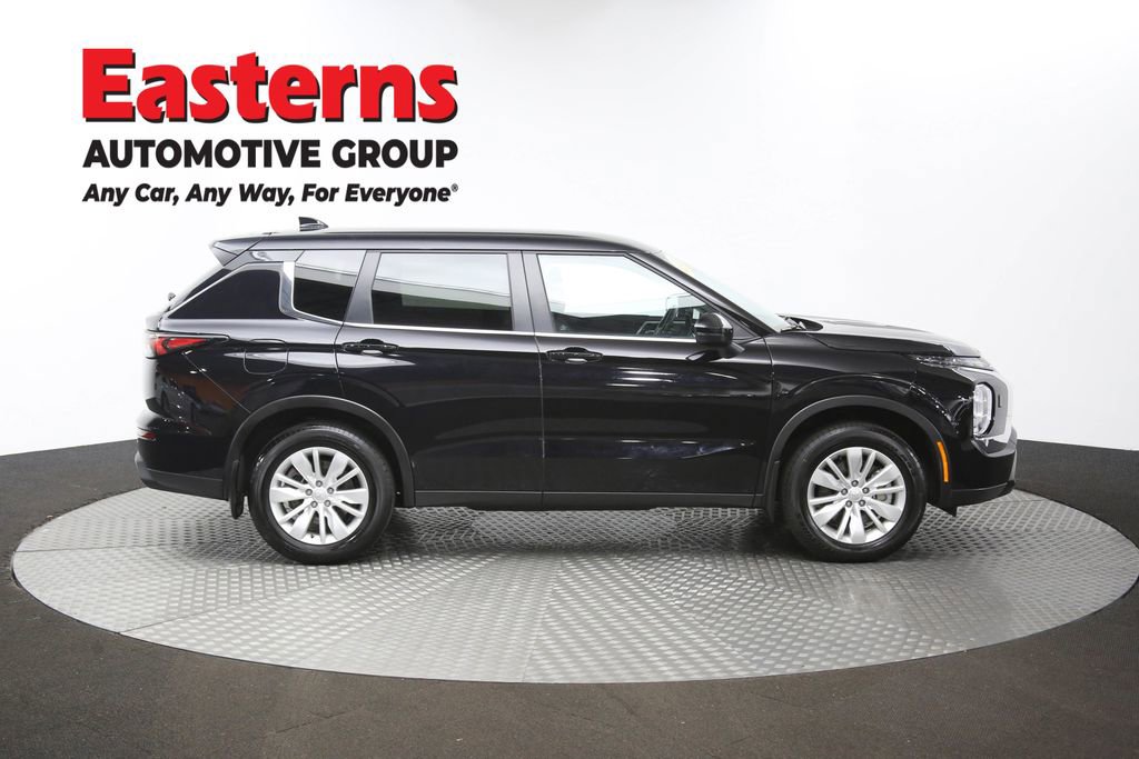 Used 2025 Mitsubishi Outlander ES image 45