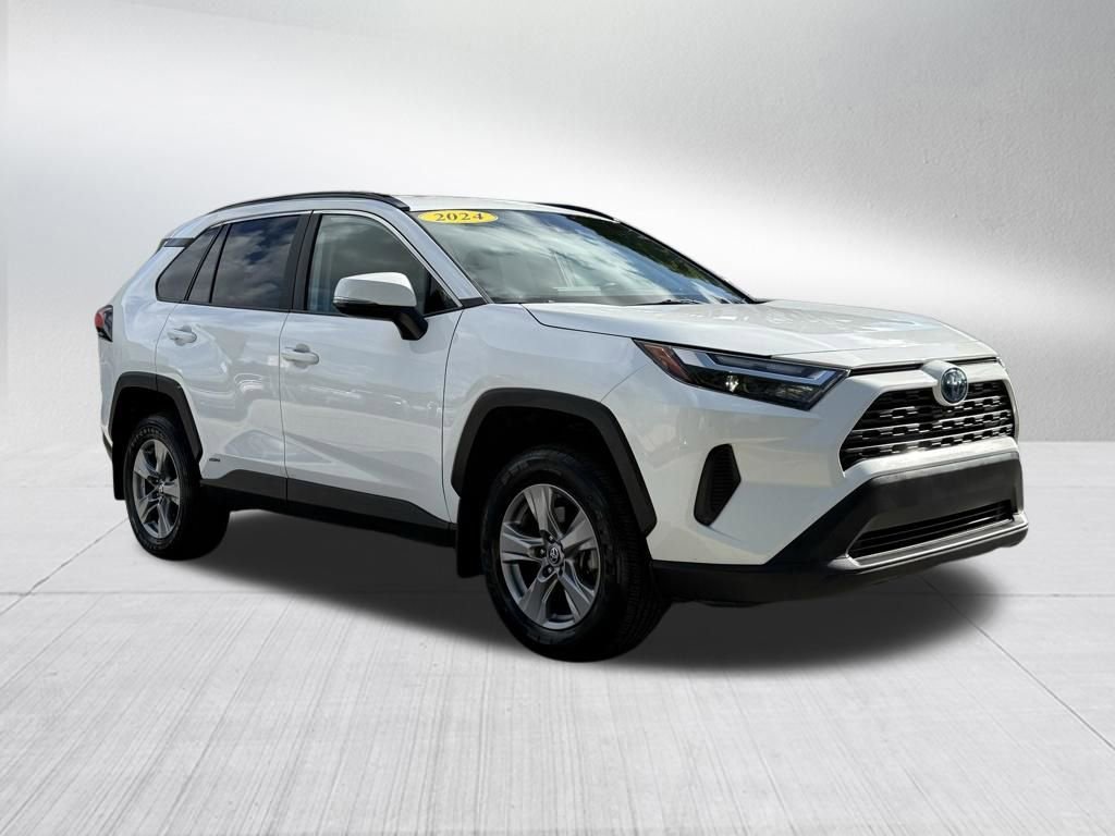 Used 2024 Toyota RAV4 XLE AWD/4WD image 3