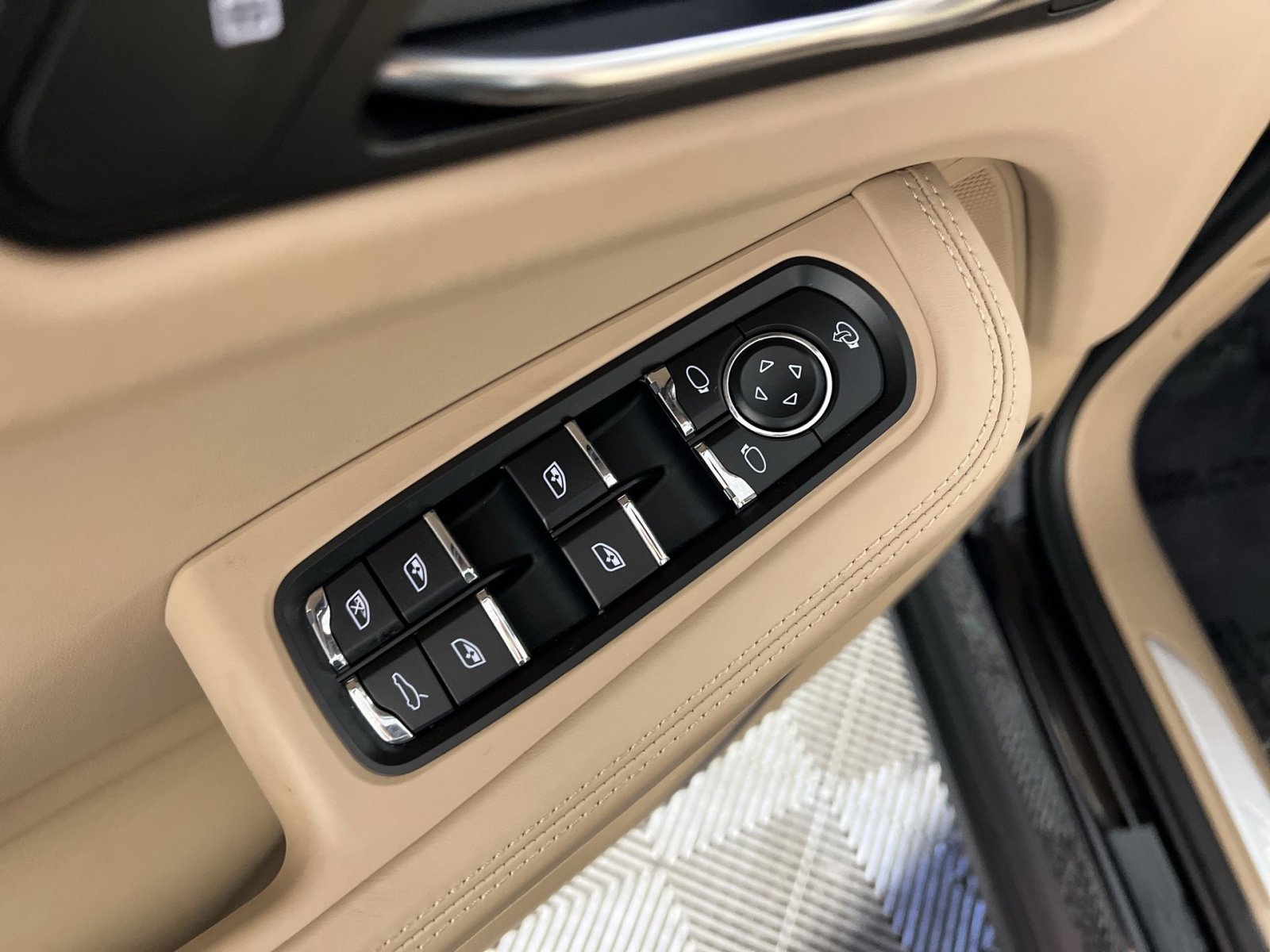 Used 2022 Porsche Macan S image 15