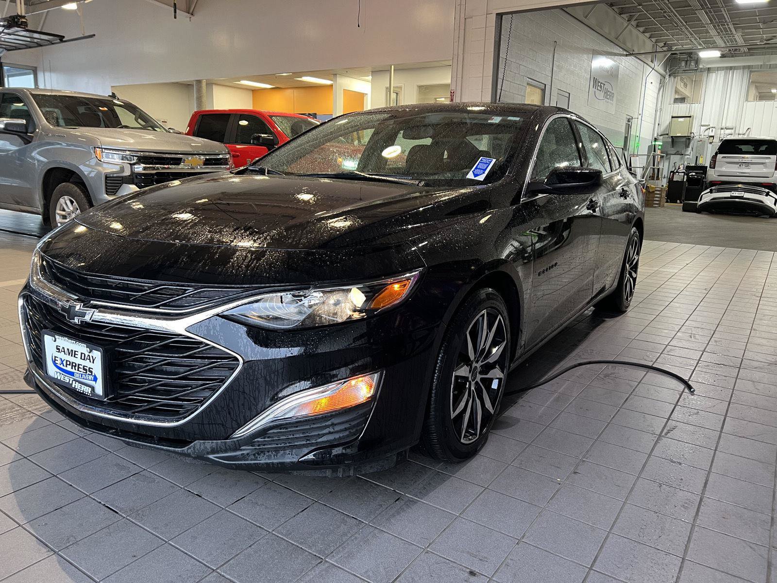 Used 2024 Chevrolet Malibu RS FWD image 2