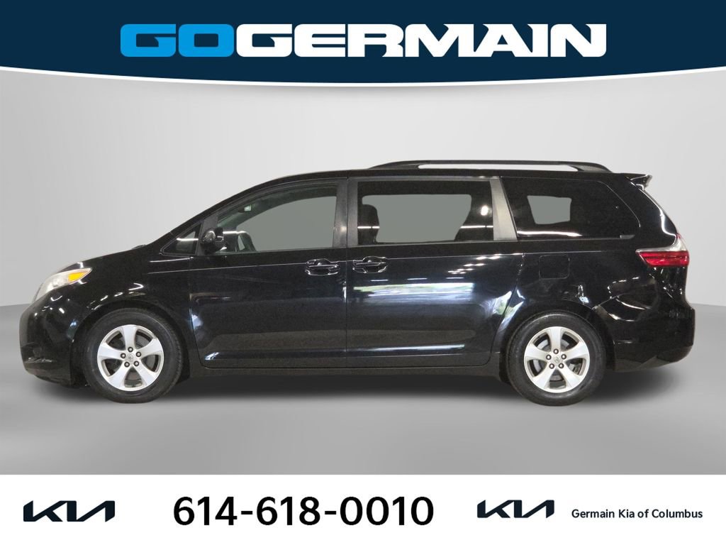 Used 2015 Toyota Sienna LE FWD image 12