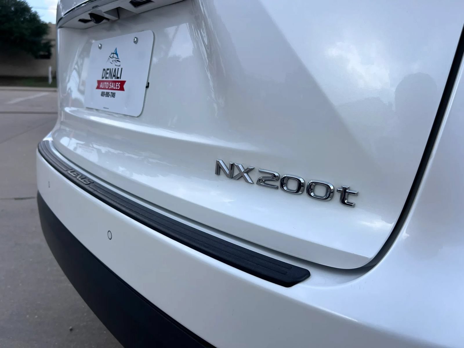 Used 2017 Lexus NX 200t FWD w/ Premium Package image 8