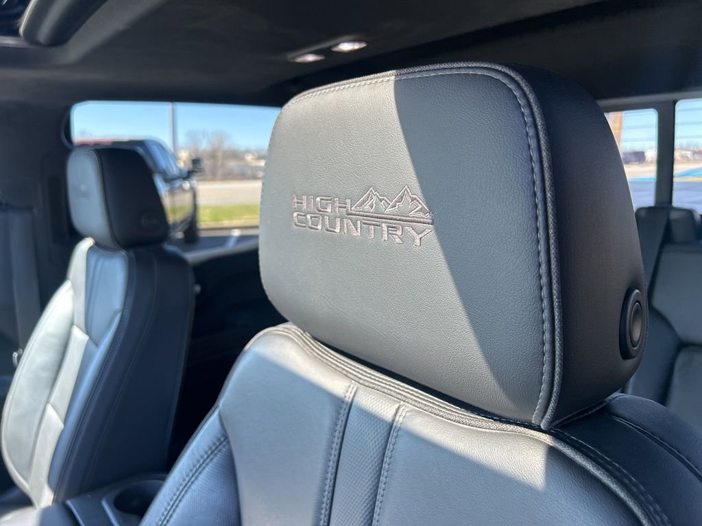 Used 2020 Chevrolet Silverado 1500 High Country w/ Technology Package image 19