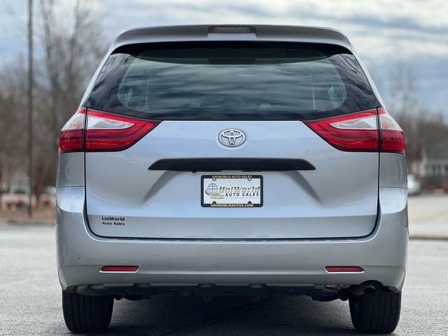 Used 2017 Toyota Sienna L FWD image 6