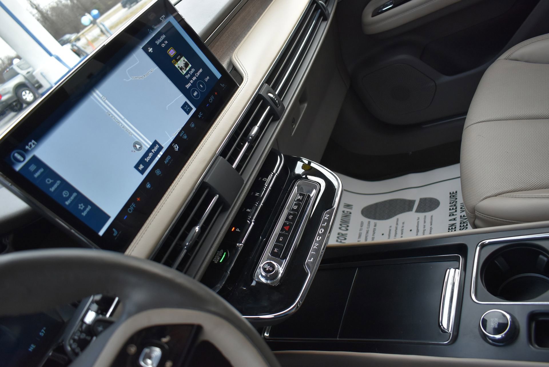 Used 2023 Lincoln Corsair Reserve w/ Equipment Group 201A image 25