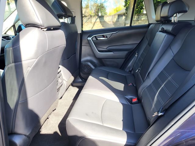 Used 2022 Toyota RAV4 XLE Premium AWD/4WD image 15