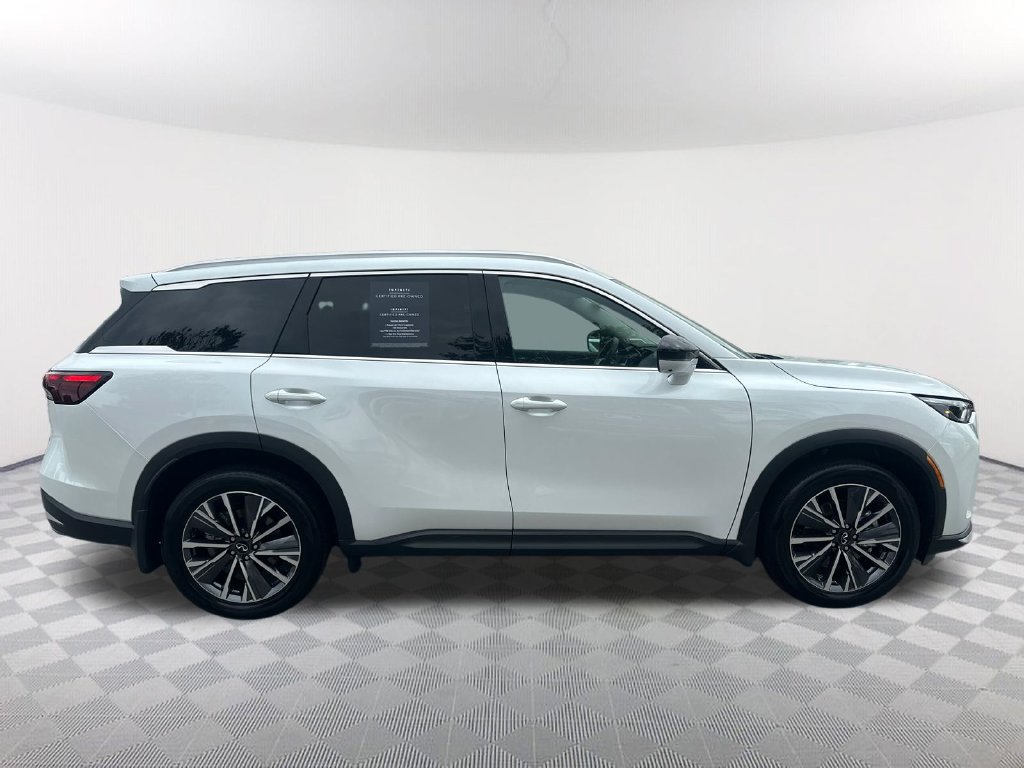 Certified 2027 INFINITI QX60 Luxe w/ Cargo Package FWD image 4