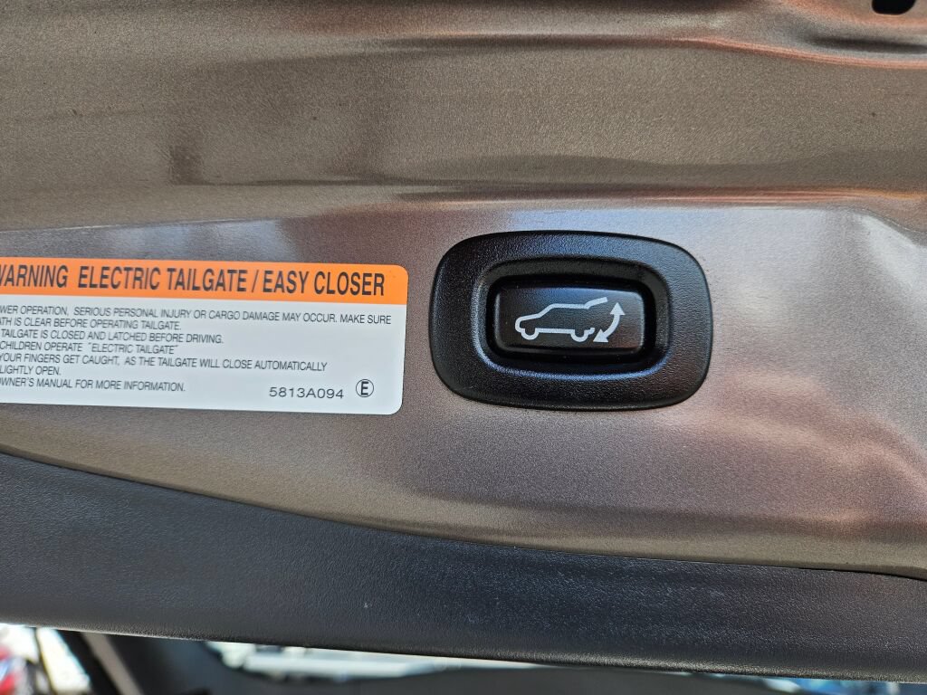 Used 2018 Mitsubishi Outlander SEL AWD/4WD image 12