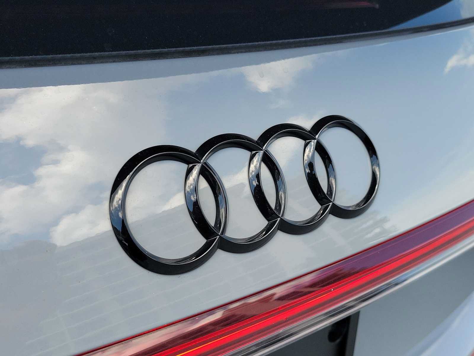 Certified 2024 Audi Q4 e-tron Premium Plus w/ Premium Plus AWD/4WD image 10