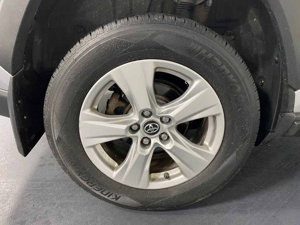 Used 2019 Toyota RAV4 XLE image 16