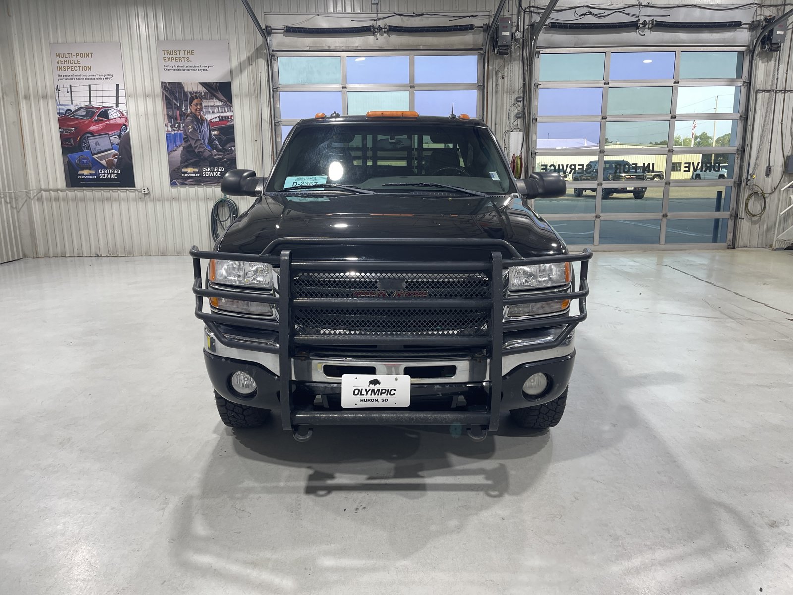 Used 2003 GMC Sierra 3500 SLE w/ Skid Plate Package AWD/4WD image 3