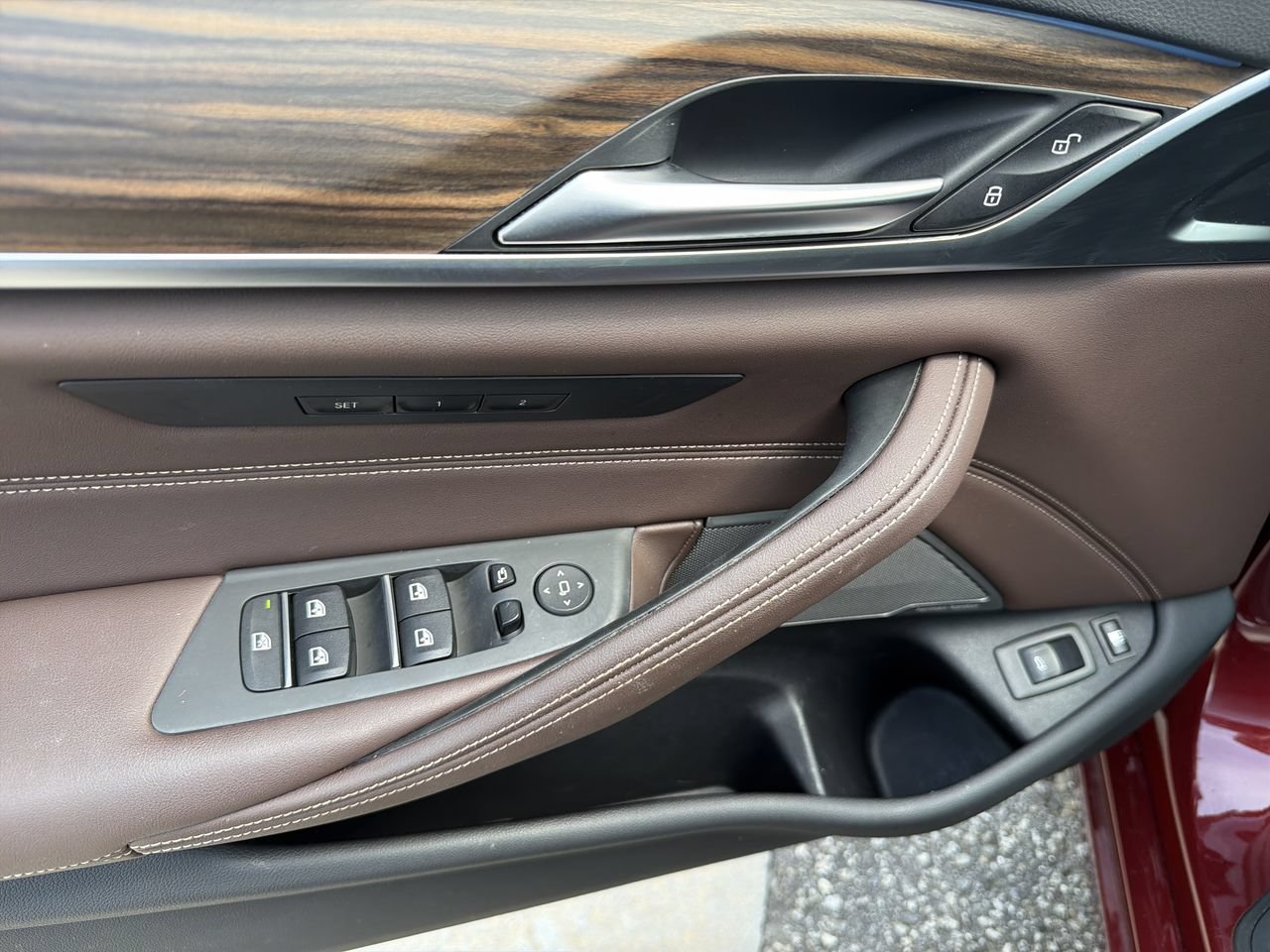 Used 2023 BMW 530e w/ Premium Package RWD image 19