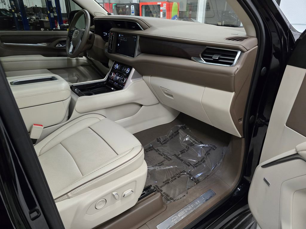 Used 2022 GMC Yukon XL Denali image 35