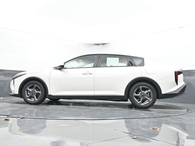 Used 2025 Kia K4 LXS image 45