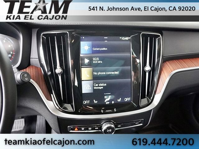 Used 2020 Volvo V60 T5 Cross Country image 27