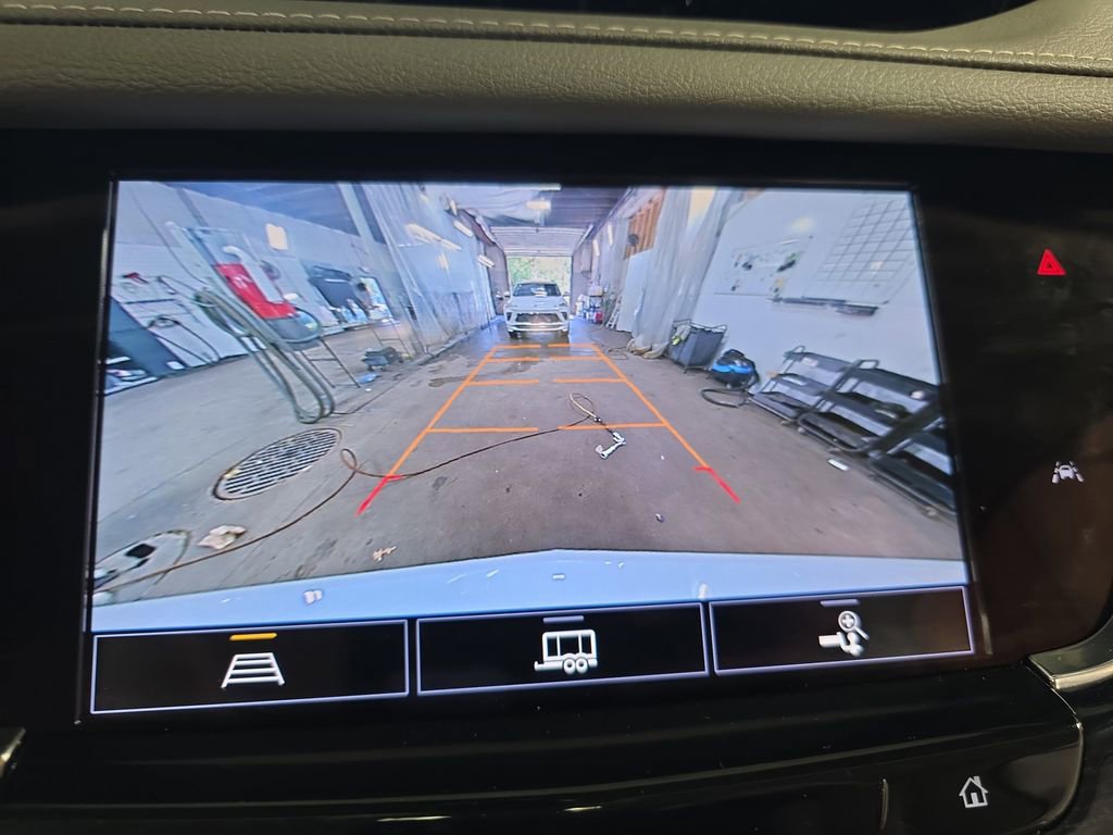 Used 2025 Cadillac XT6 Premium Luxury w/ LPO, Floor Liner Package AWD/4WD image 22