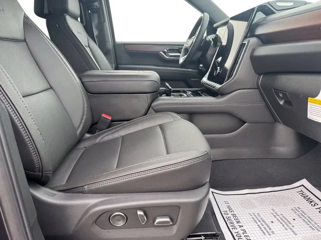 New 2026 GMC Yukon XL Denali w/ Denali Reserve Package AWD/4WD image 14