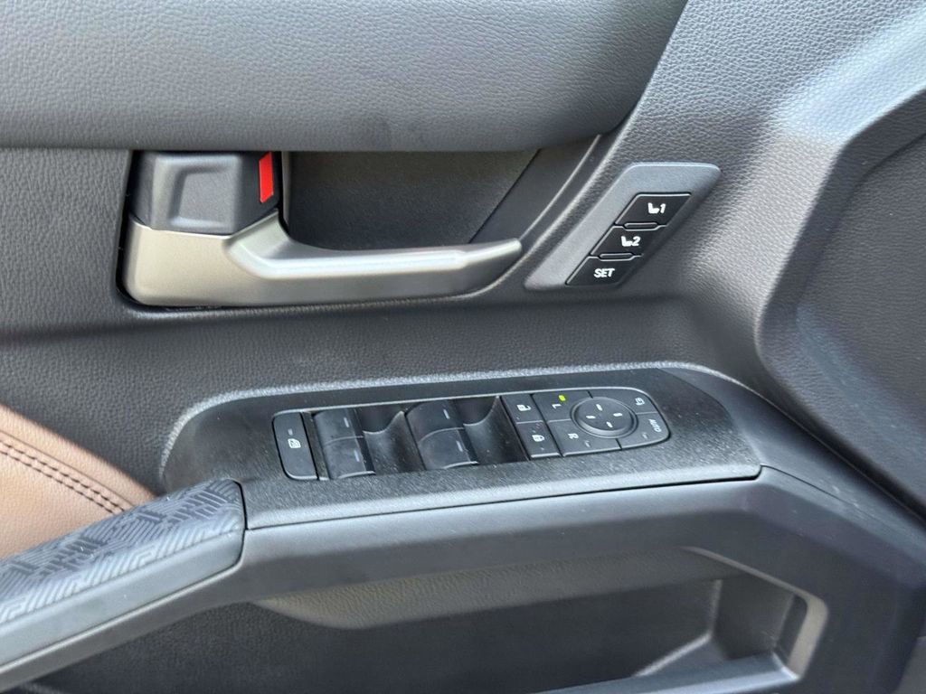 Used 2025 Toyota 4Runner Limited image 19