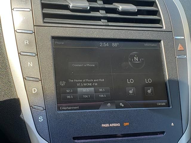 Used 2016 Lincoln MKZ FWD image 26
