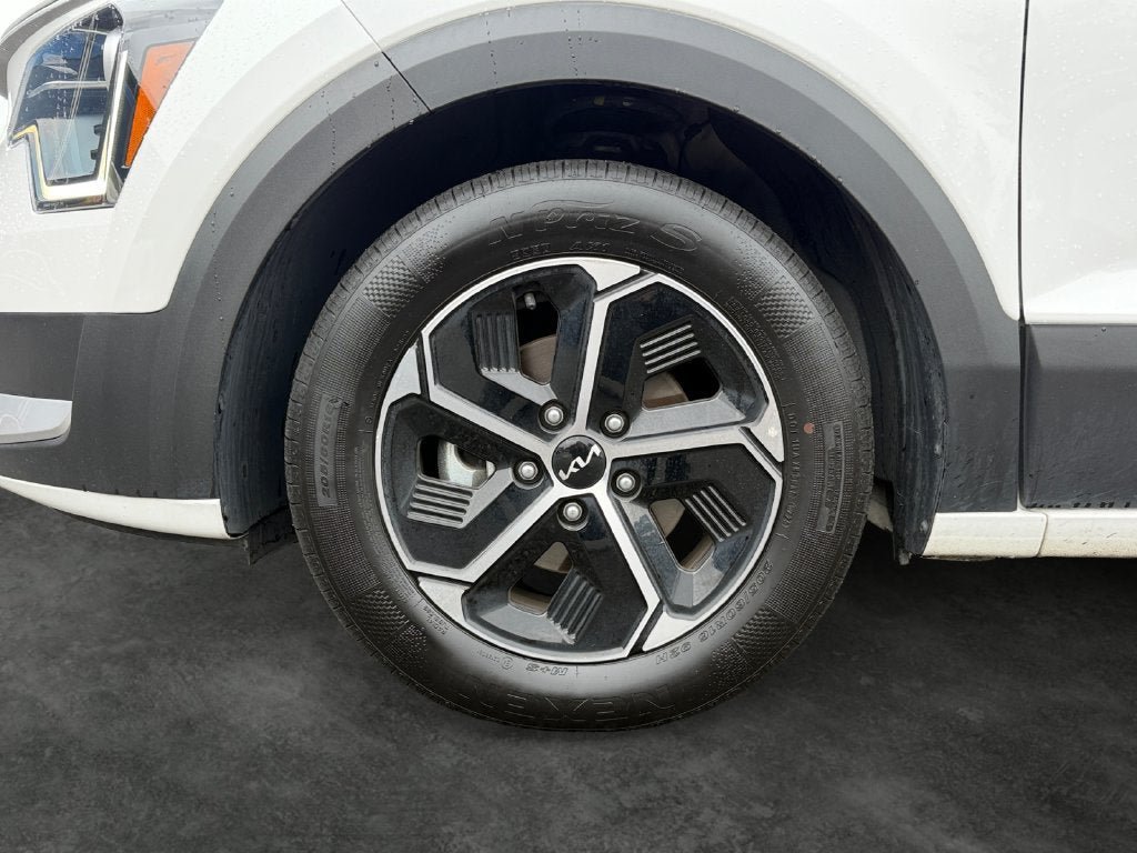 Used 2025 Kia Niro LX FWD image 5