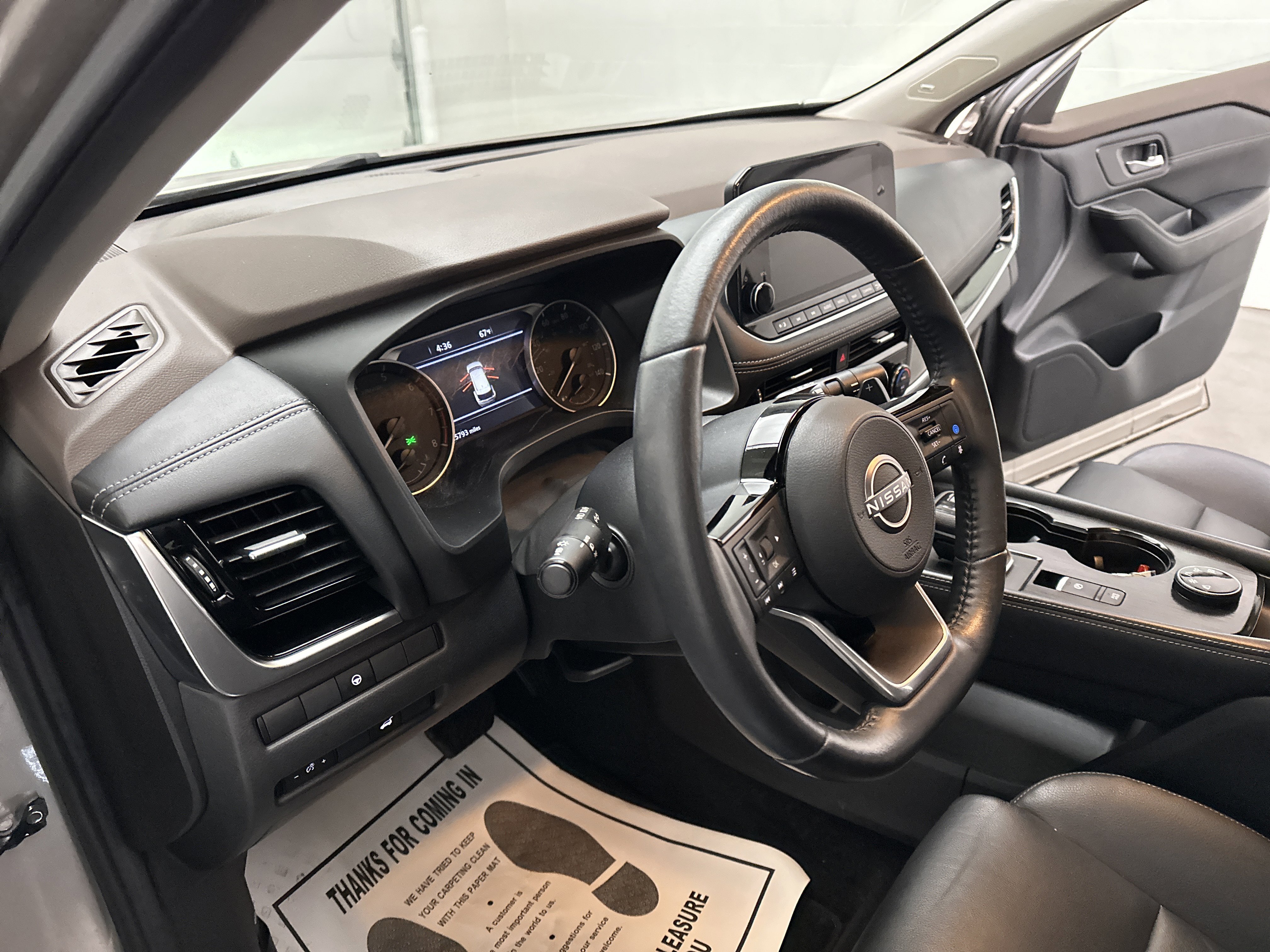 Used 2023 Nissan Rogue SL w/ SL Premium Package image 18