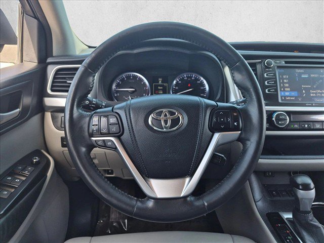 Used 2014 Toyota Highlander XLE AWD/4WD image 14