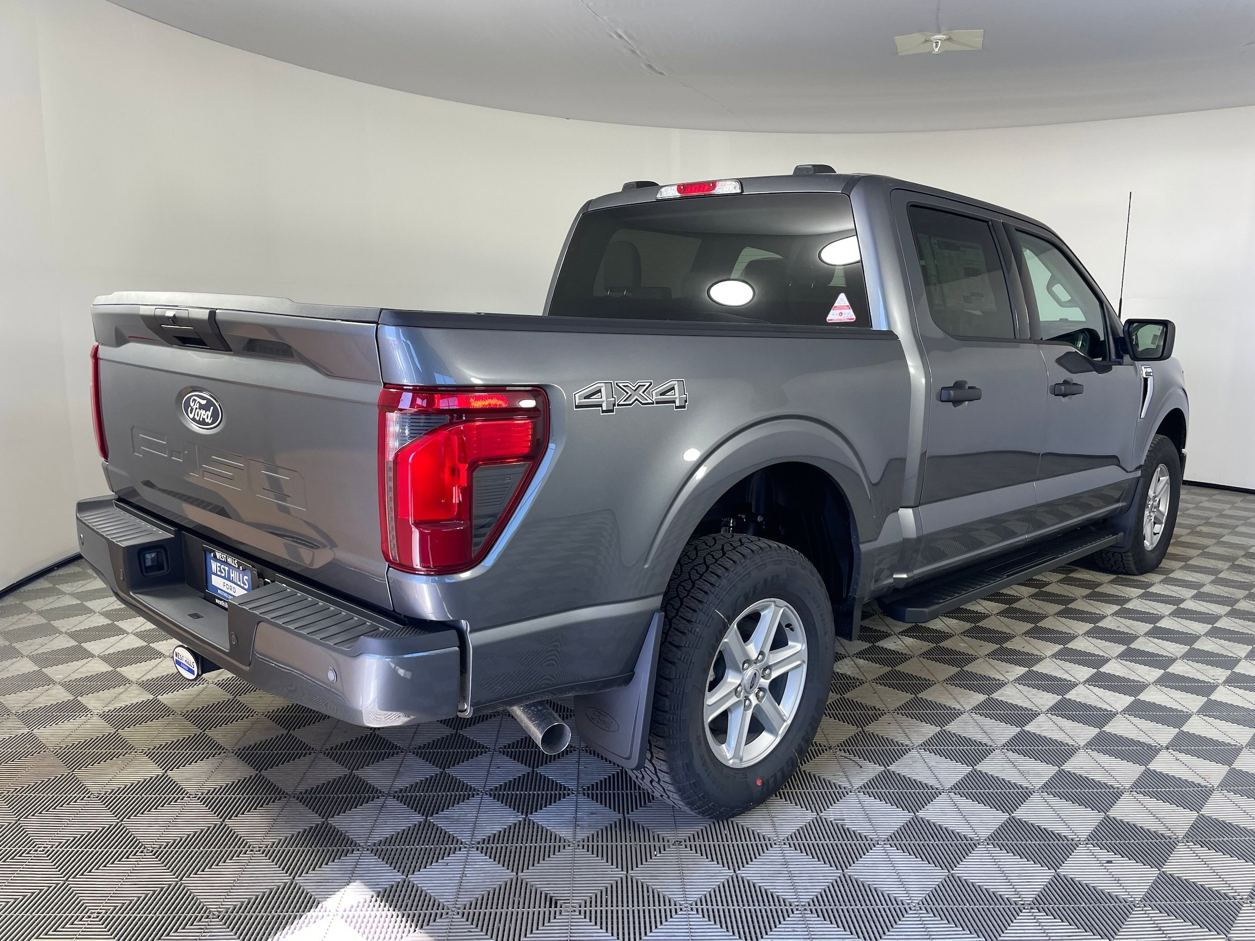 New 2026 Ford F150 XLT w/ Tow/Haul Package AWD/4WD image 9