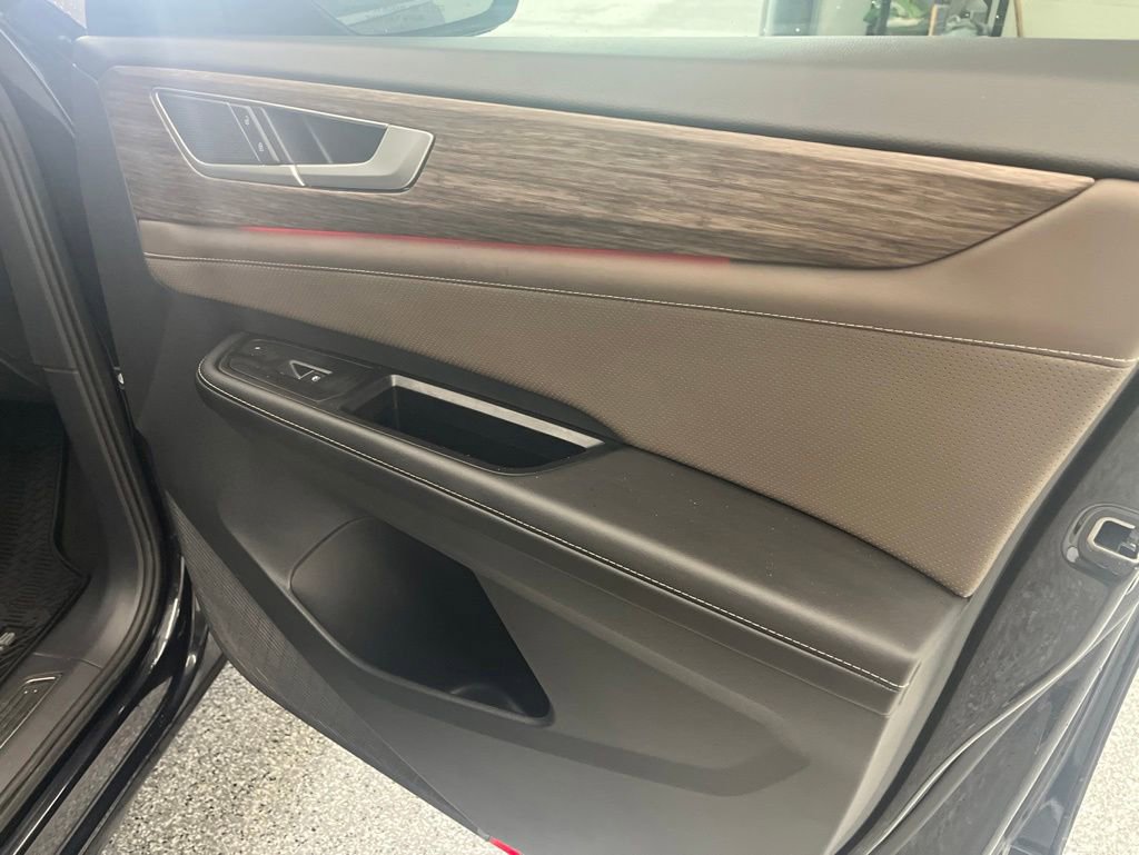 Used 2024 Volkswagen Atlas SEL AWD/4WD image 41