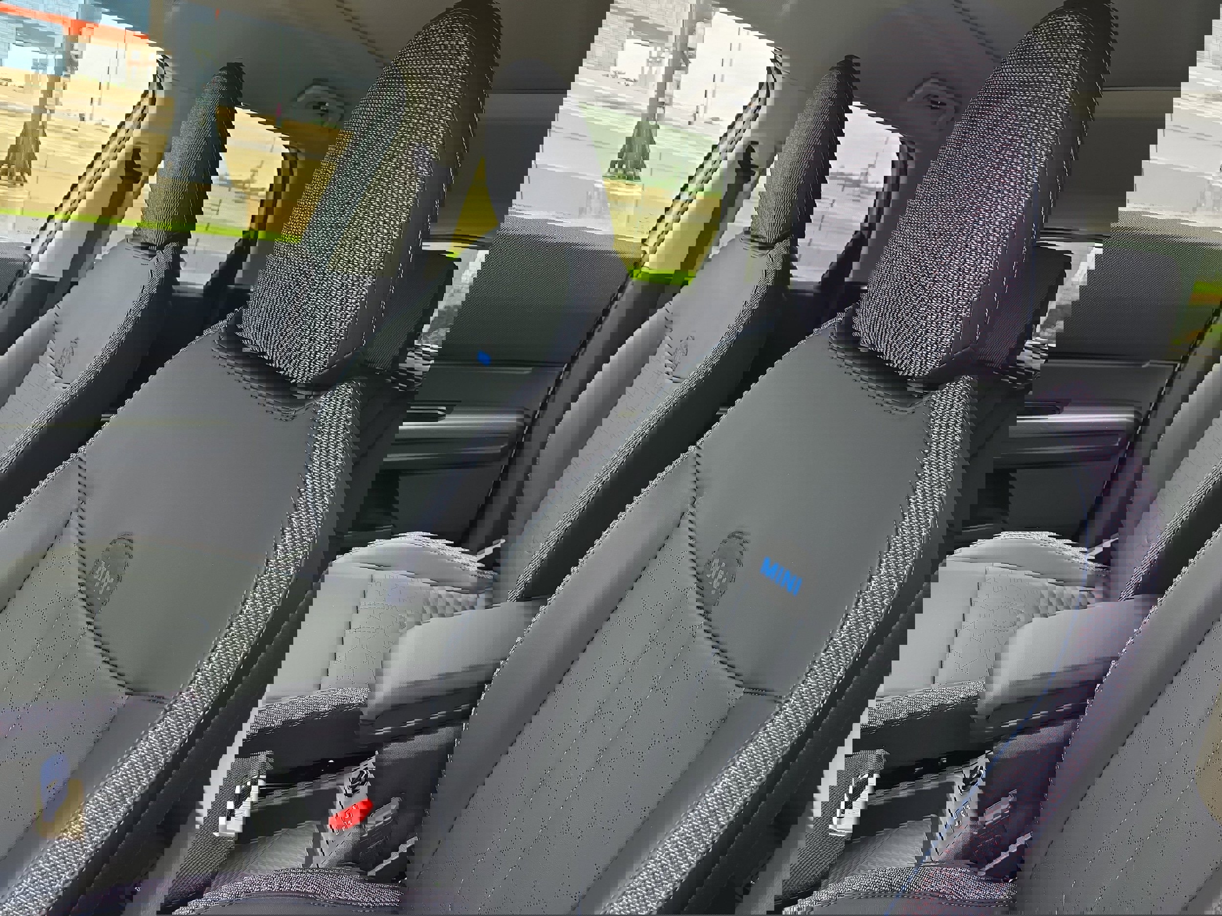 Used 2025 MINI Cooper Countryman S w/ Comfort Package Max image 18