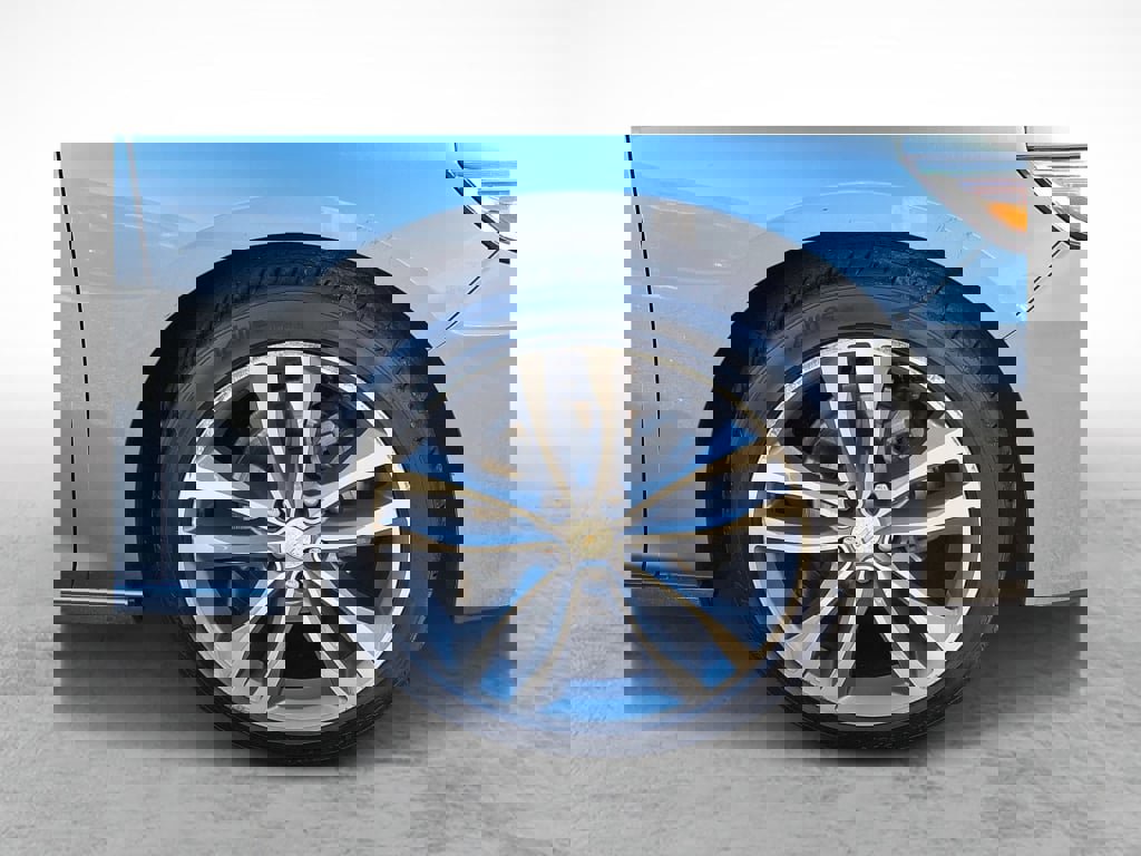 Used 2023 Chevrolet Malibu LT image 9