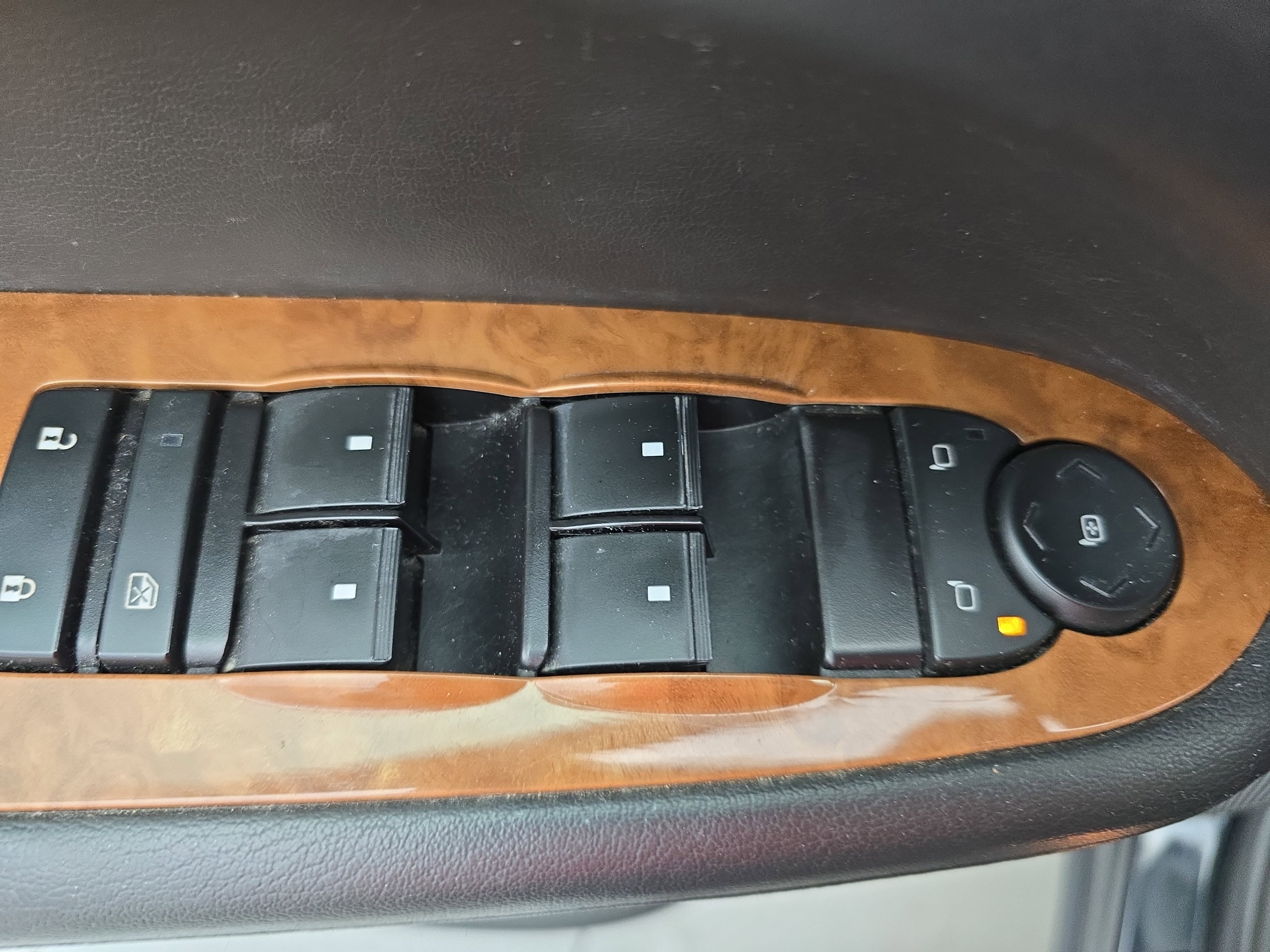 Used 2012 Buick Enclave Leather FWD image 28