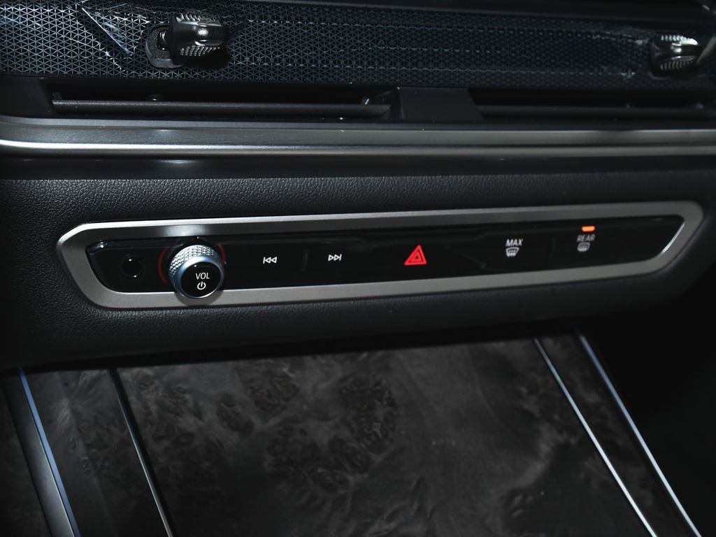 Used 2023 BMW X7 xDrive40i w/ Executive Package image 34