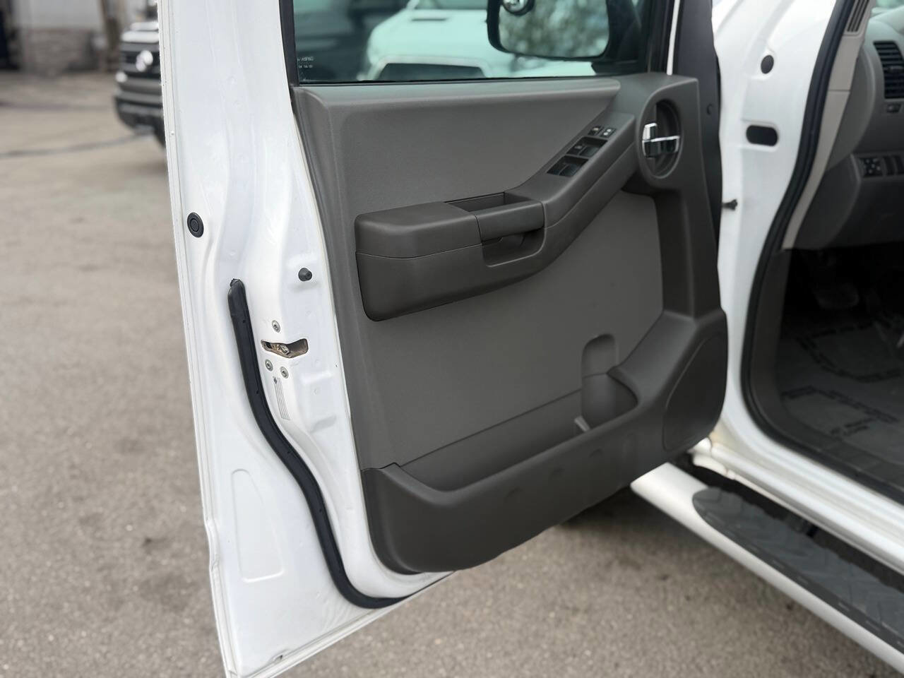 Used 2010 Nissan Xterra S image 73