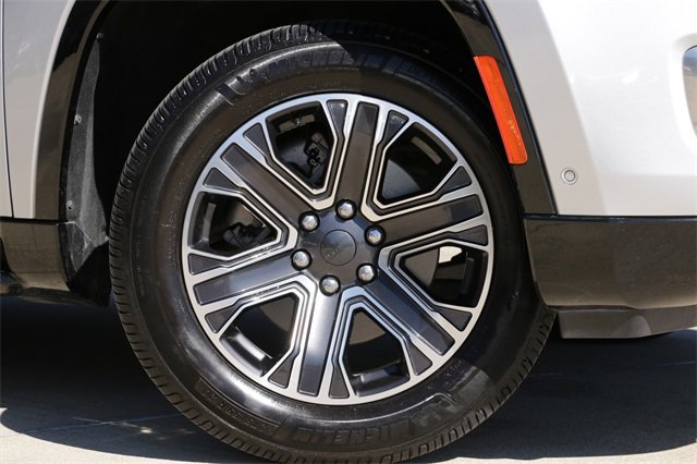 Used 2022 Jeep Wagoneer Series III image 2