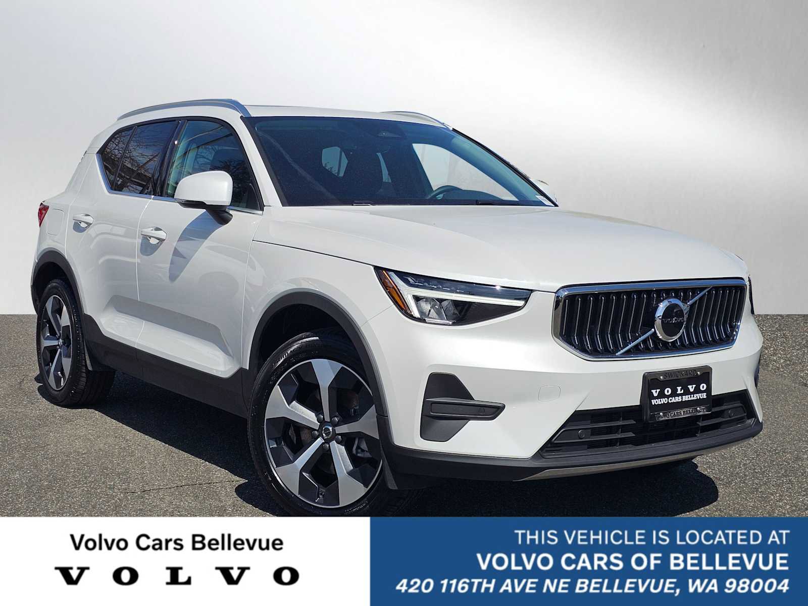 Used 2025 Volvo XC40 B5 Core w/ Protection Package Premier AWD/4WD image 1